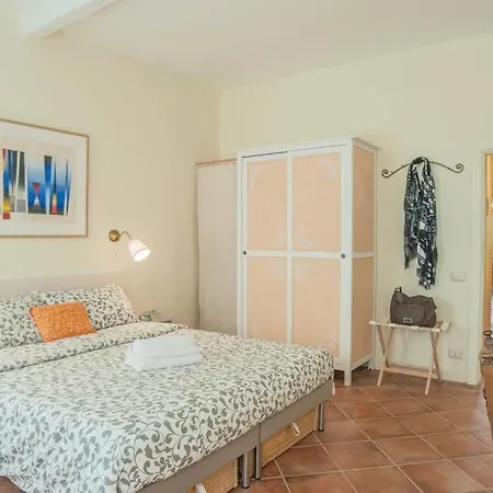 Daire Cozy Macci Flat 4 People Near Santa Croce Square *