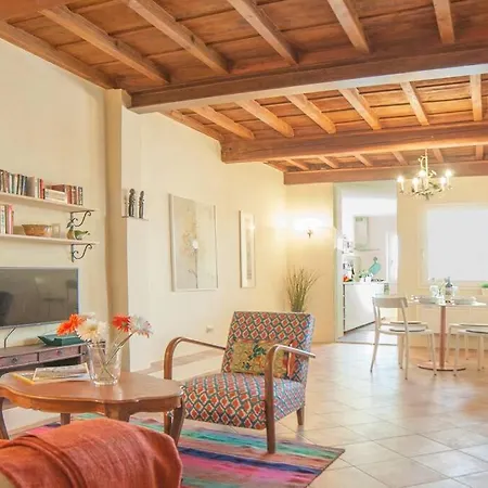 Daire Cozy Macci Flat 4 People Near Santa Croce Square
